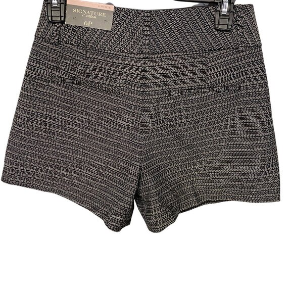 Ann Taylor Signature 4" Inseam Womens Textured Shorts Size 6P Black & White NWT‎ - Picture 3 of 6